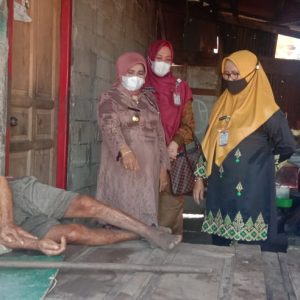 Berkat Zakat ASN, Walikota Bantu Pengobatan Dan Santuni Warga