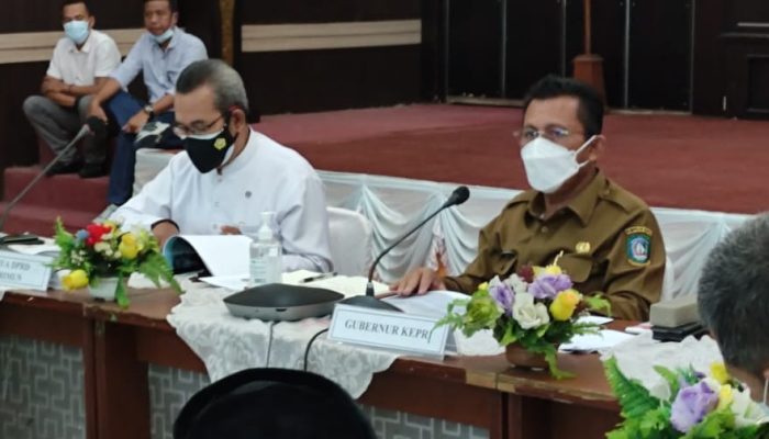 Bahas Pembangunan Bandara RHA dan Pelabuhan Malarko, Gubernur Pimpin Rakor Di Karimun