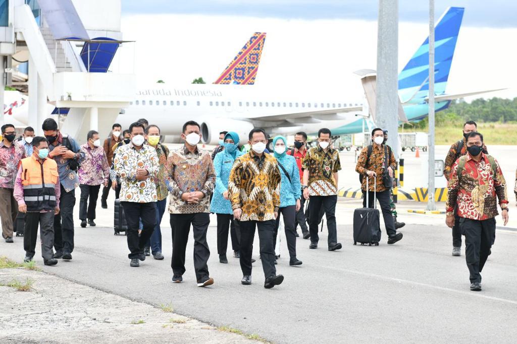 Tito Karnavian Kunjungi Kepri, Tinjau Pemulangan PMI di Batam