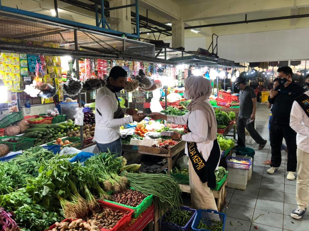 Duta Humas Polda Kepri Sosialisasi Pemakaian Masker
