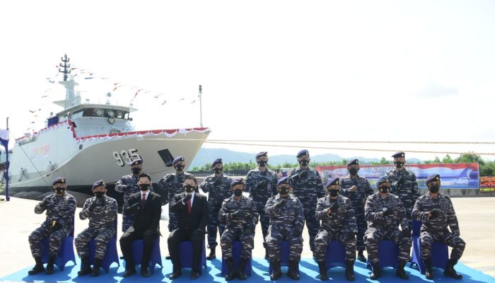 Aslog KASAL Luncurkan Kapal Patroli Cepat PC 40 M Di Batam