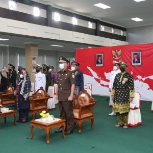 Rahma Dan Weni Kenakan Tudong Manto Saat Upacara Harlah Pancasila