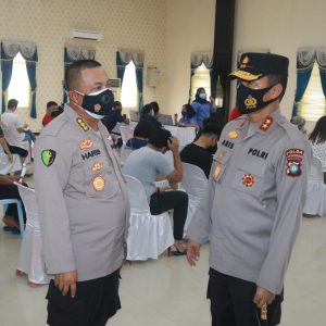 Kapolda Kepri Tinjau Vaksinasi Massal