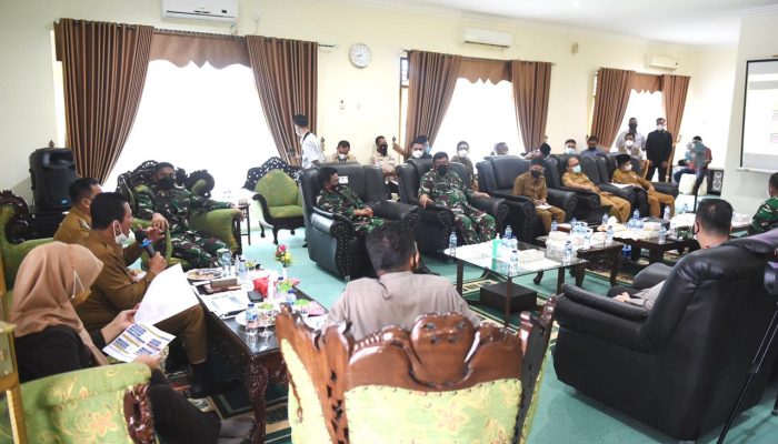Kejar Target Vaksinasi, Gubernur Kepri Kirim Tenaga Vaksinator Ke Lingga