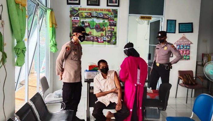 Satpolairud Polres Anambas Lakukan Vaksinasi Jangkau Pulau