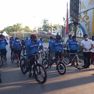 Gowes Sehat Peringati HUT Bhayangkara Ke-75