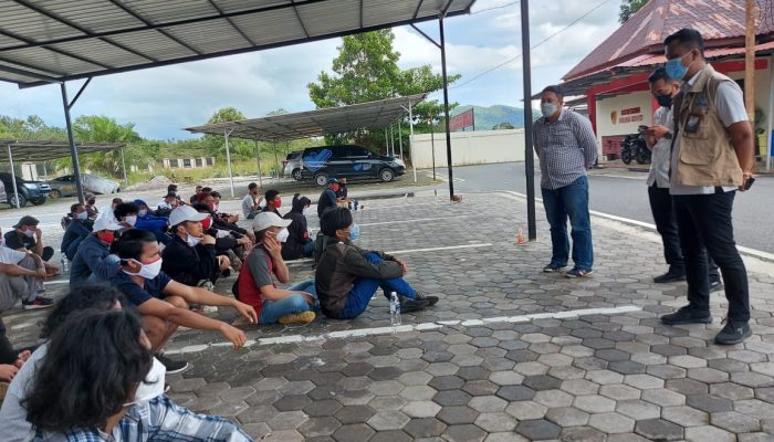 Polres Bintan Amankan 53 PMI Ilegal Di Bintan Utara