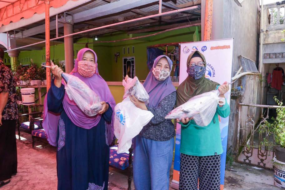 BKIPM Bagikan 3,3 Ton Ikan Tongkol Dan Benggol Bagi Warga Terdampak Covid-19