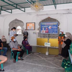 63 Pedagang Akau Potong Lembu Tanjungpinang Terima Bantuan Sembako
