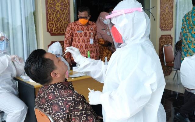 Tes Rapid Antigen Sebelum Acara,  1 Peserta Rapat Perpanjangan PPKM Mikro Positif Covid-19