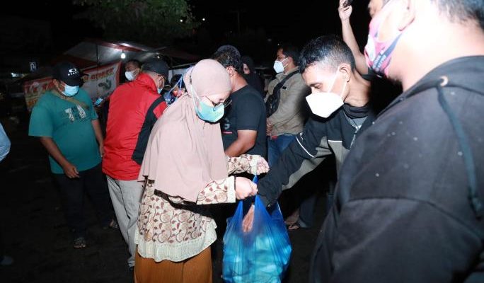Dapur Umum Pemko Tanjungpinang Distribusikan Nasi Bungkus Untuk Warga