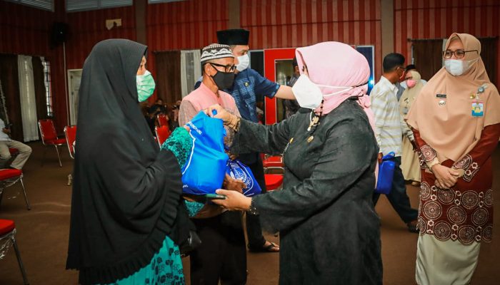 8.356 Warga Tanjungpinang Terima Bantuan Beras