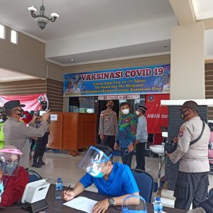 Kapolres Bintan Tinjau Pelaksanaan Vaksinasi Usia 12 Hingga 17 tahun
