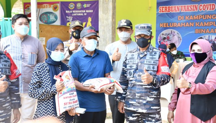 Serbuan Vaksin Lantamal IV Bagi Masyarakat Maritim Di Kampung Bahari Nusantara