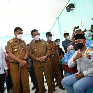Gubernur Kepri Canangkan Vaksinasi Bagi Remaja Usia 12-17 Tahun se Kepri di Natuna
