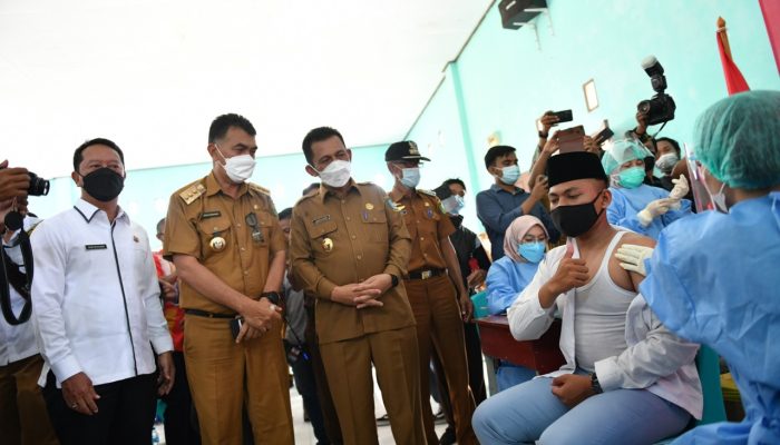 Gubernur Kepri Canangkan Vaksinasi Bagi Remaja Usia 12-17 Tahun se Kepri di Natuna
