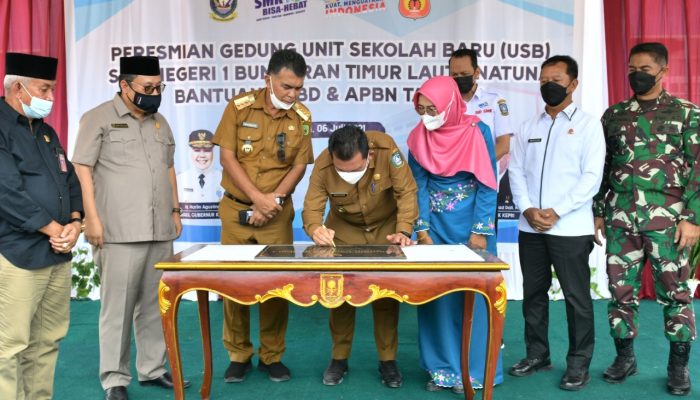 Gubernur Resmikan USB SMKN 1 Bunguran Timur Laut