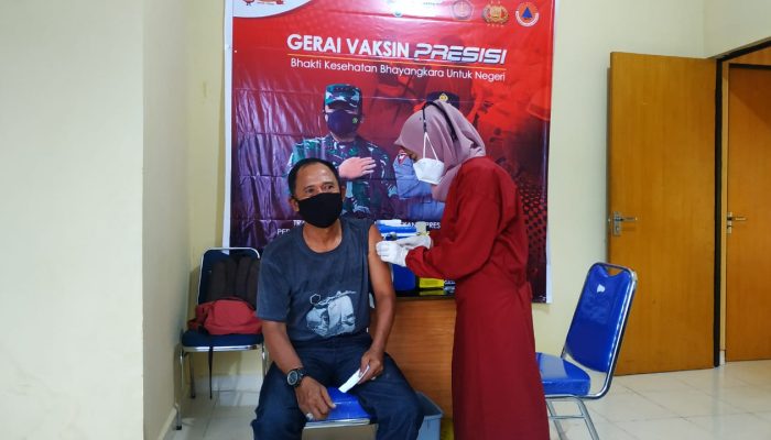 Warga Antusias Ikuti Vaksinasi Presisi Polsek Tanjungpinang Kota