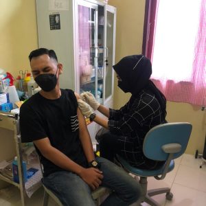 Polres Bintan Laksanakan Vaksinasi Tahap 2 Bagi Bhayangkari Dan Keluarga Polres Bintan