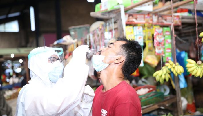 Razia Rapid Antigen Di Pasar Bincen 12 Orang Positif Covid-19