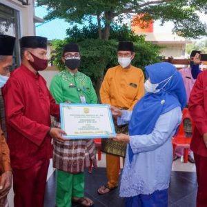 Walikota Bagikan Insentif RT RW Triwulan Kedua