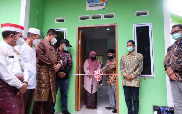 CSR PT Angkasa Pura Serahkan Hasill Bedah Rumah