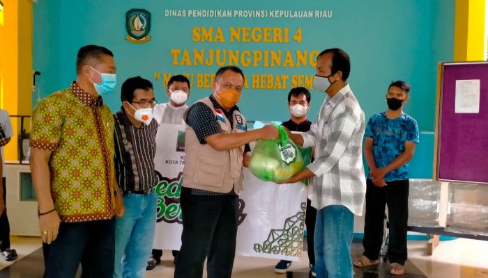 Setetes Air Dari Seekor Semut Untuk Bertahan Di Tengah Pandemi Covid-19