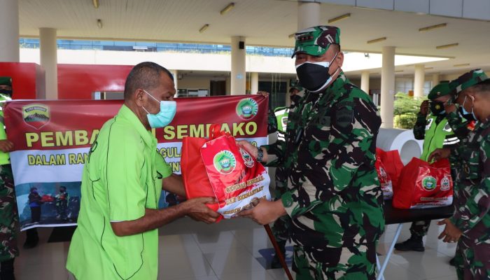Kodim 0315/Bintan Salurkan 1.450 Paket Sembako Untuk Warga Terdampak Covid-19