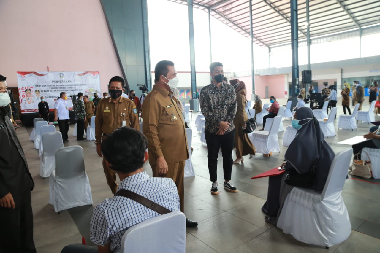 365 Keluarga Di Batam Terpapar Covid-19 Terima Bansos Gubernur Kepri 