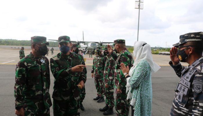 Pangkogabwilhan I Yang Baru Tiba Di Tanjungpinang, Disambut Wadanlantamal IV