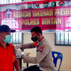 Polres Bintan Gelar Vaksinasi Presisi Tahap 2 di Lapas Narkotika Kelas IIA Tanjungpinang