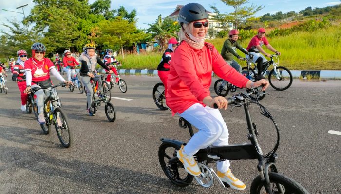 Dewi Kumalasari Gowes Sehat Bersama ICMI Orda Tanjungpinang