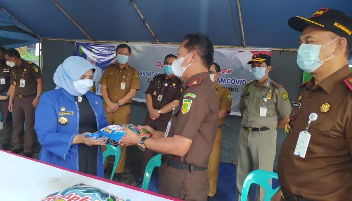 Dapur Umum BPBD Tanjungpinang Terima Bantuan 300 Paket Beras Dari Kejati Kepri