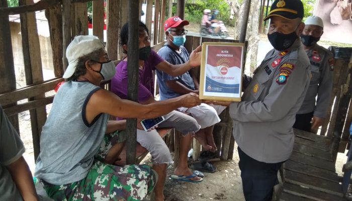 Buruh Angkut Di Pelabuhan Tanjung Unggat Terima Paket Sembako