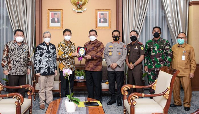 Tuntaskan Vaksinasi 100%, Gubernur dan FKPD Temui Menkes Minta Tambahan Vaksin