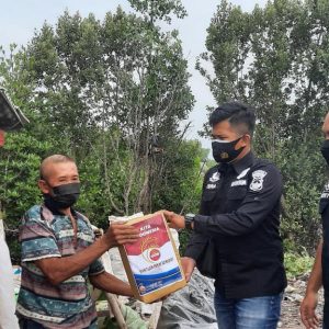 PPKM Level 3, Satreskrim Polres Tanjungpinang Bagikan 25 Paket Sembako