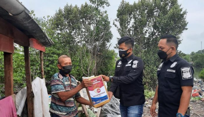 PPKM Level 3, Satreskrim Polres Tanjungpinang Bagikan 25 Paket Sembako