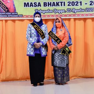 Maratusholiha Nizar Dikukuhkan Sebagai Bunda PAUD Lingga