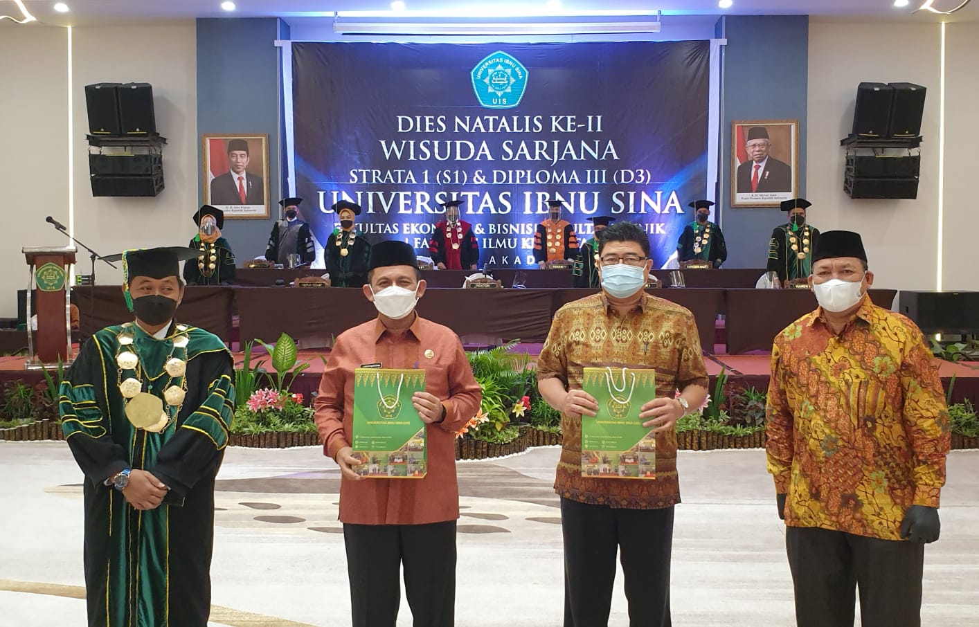 Dies Natalis dan Sidang Senat Terbuka Universitas Ibnu Sina, Gubernur Ansar : Ciptakan Peluang Usaha