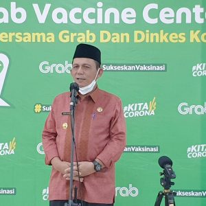 Tinjau Vaksinasi Dosis Kedua di BCS Batam, Gubernur Ansar : Ikhtiar Melawan Pandemi Covid-19 Dan Bentuk Herd Immunity