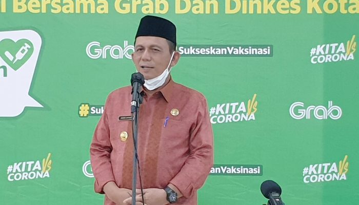 Tinjau Vaksinasi Dosis Kedua di BCS Batam, Gubernur Ansar : Ikhtiar Melawan Pandemi Covid-19 Dan Bentuk Herd Immunity