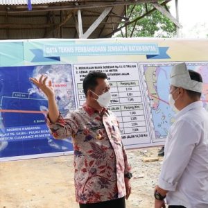 Gubernur Ansar dan Wamen ATR Tinjau Landing Point Jembatan Babin di Lobam
