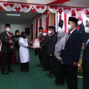 274 ASN Pemko Tanjungpinang Terima Satya Lencana