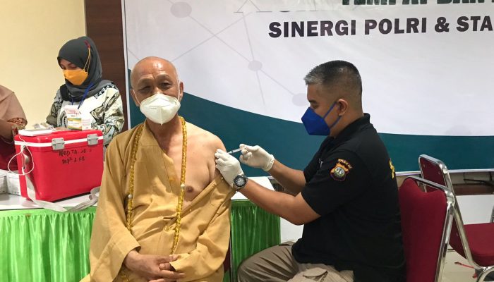 Polres Tanjungpinang Lakukan Vaksinasi Merdeka Serentak Di Tempat Ibadah