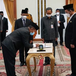 6 Pejabat Eselon II Dilantik, Gubernur Kepri: Pegawai Harus Inovatif Dan Ikuti Regulasi Terbaru