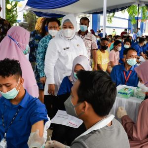 Wagub Marlin Tinjau Vaksinasi Dosis Dua 1700 Karyawan PT Volex