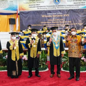 Wisuda Sarjana ke-XVII dan Diesnatalis UMRAH ke-XIV, Gubernur Ansar : UMRAH Ciptakan Generasi Kepri Unggul