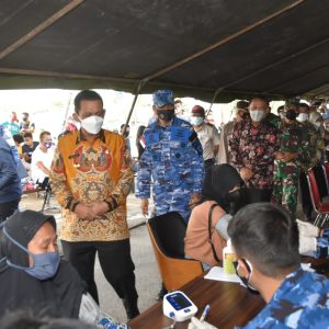 Gubernur Kepri Tinjau Vaksinasi Dosis II Bagi Pelajar di LANUD AU RHF Tanjungpinang