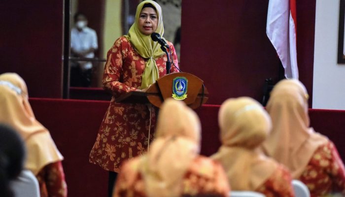 DWP Kepri Peduli Sesama, Bagikan Paket Sembako Penjaga Kantor Dan Cleaning Service Pemprov Kepri