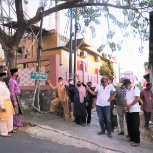 Tinjau Drainase Sumbat, Rahma Minta RT Ajak Warga Goro Bersihkan Drainase